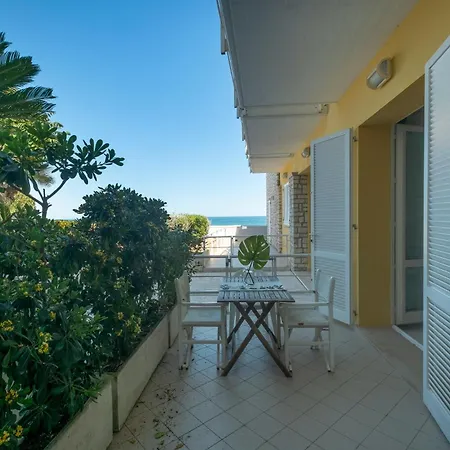 147 - Monolocale A Numana, Con Terrazzo Al Fior Di Mare, Con Aria Condizionata E Posto Auto Lejlighed